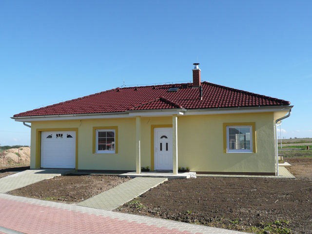 Bydlení v rodinném domě začíná koupí pozemku